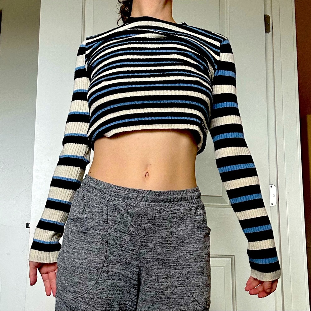 Cute cropped urban outfitters striped sweater M